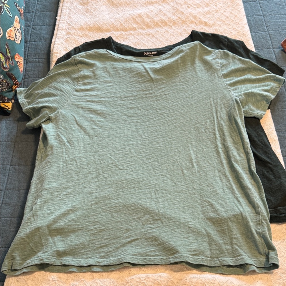 Old Navy Lot of 3 short sleeve t-shirts, pink, light aqua, forest green Large - Picture 5 of 10